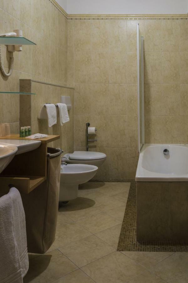 Hotel Beatrice إستيه المظهر الخارجي الصورة